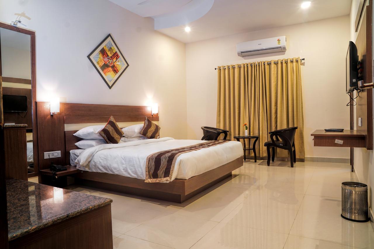 Admire Inn By Tgi Udaipur Ngoại thất bức ảnh