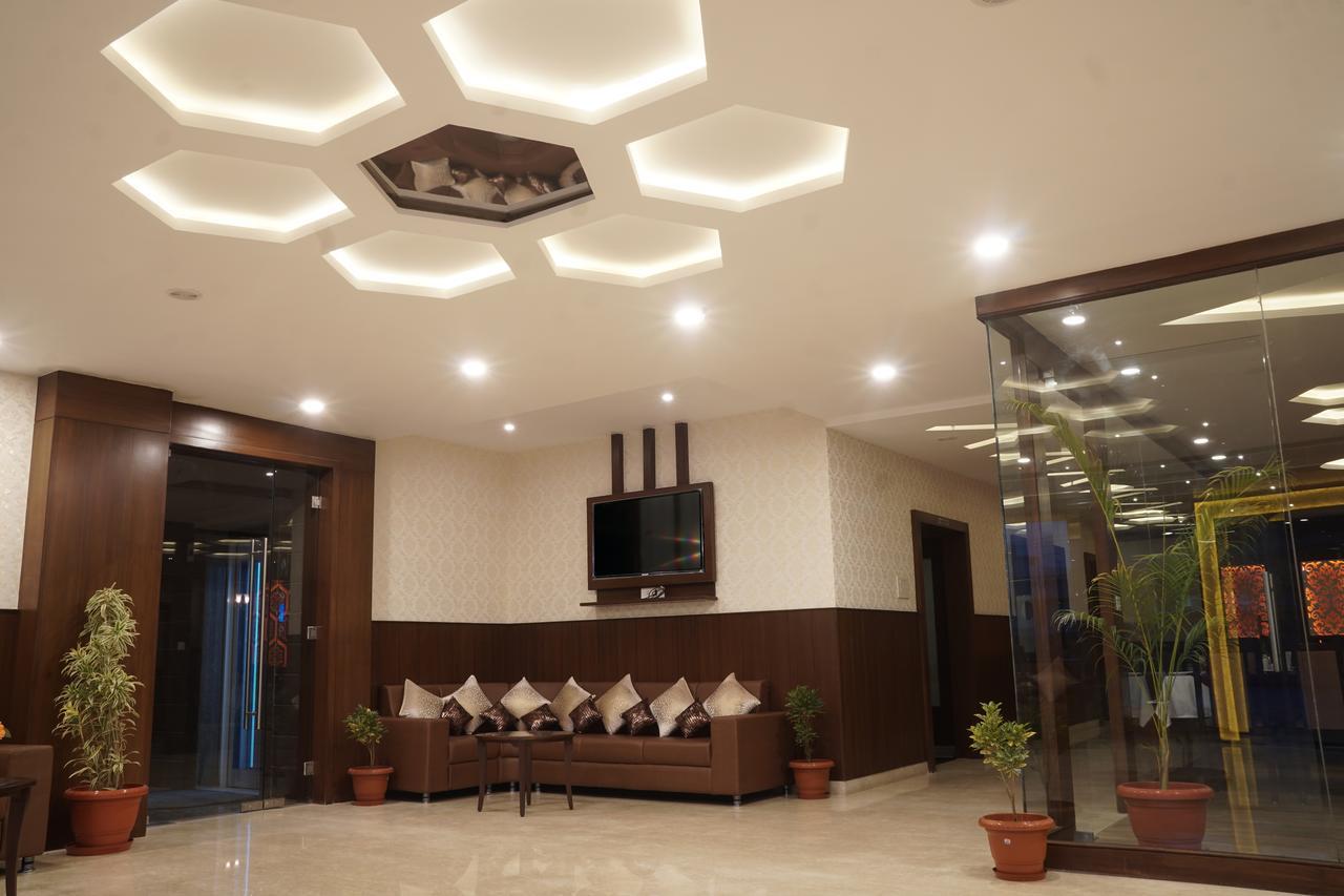 Admire Inn By Tgi Udaipur Ngoại thất bức ảnh