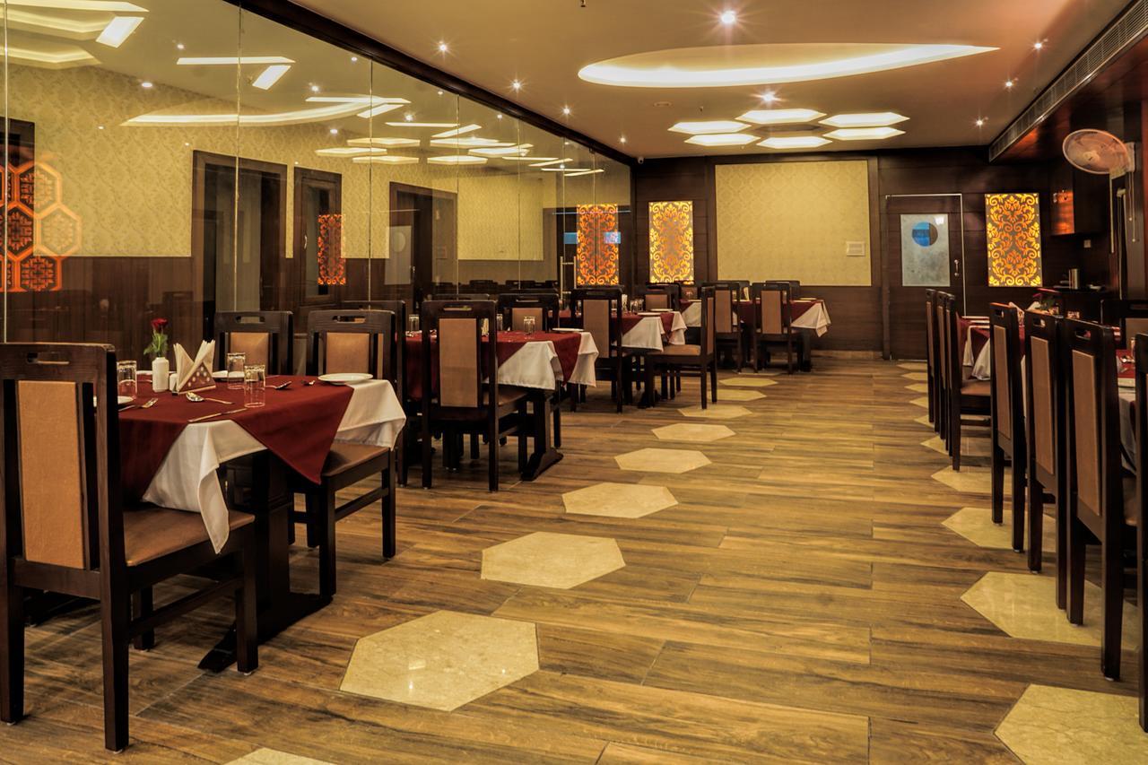 Admire Inn By Tgi Udaipur Ngoại thất bức ảnh