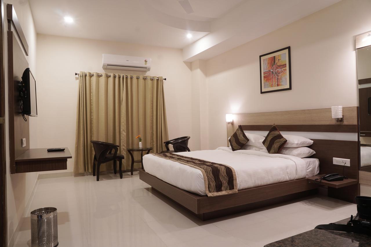 Admire Inn By Tgi Udaipur Ngoại thất bức ảnh